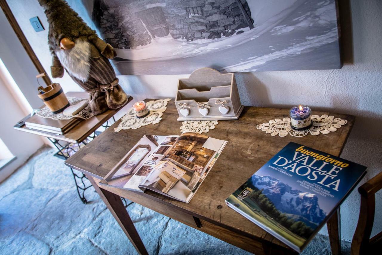 Maison Julie-Lungo La Via Francigena エトロウブレス エクステリア 写真
