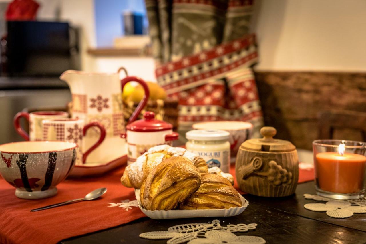 Maison Julie-Lungo La Via Francigena エトロウブレス エクステリア 写真